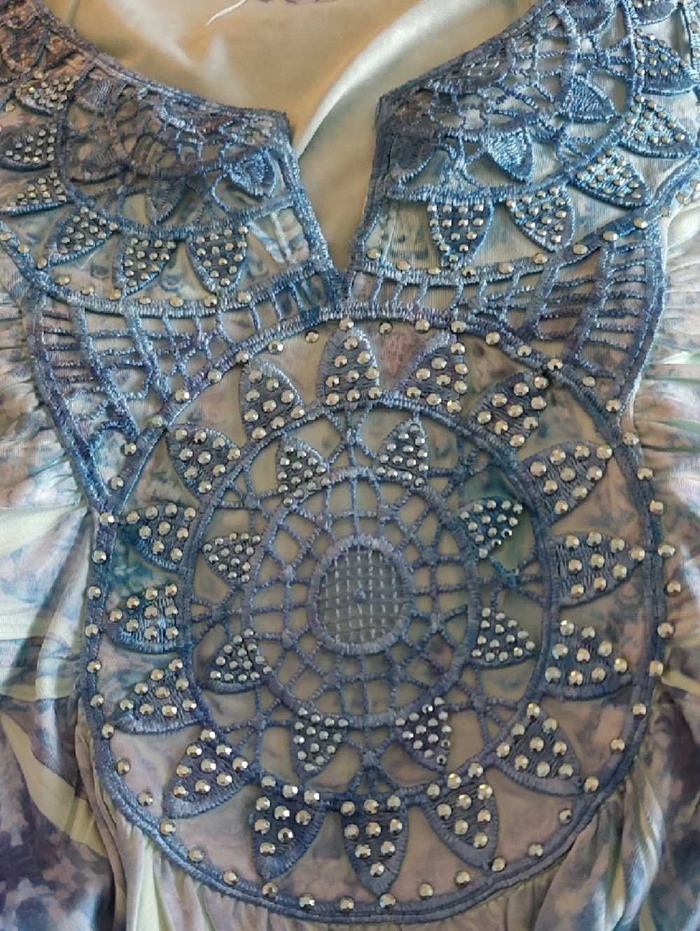FIRST OFFER! Blue Patterned V-Neck Women’s Top - Picture 6 of 6